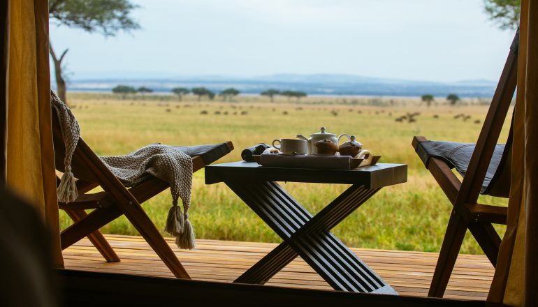 05-Cherero-Camp-morning-tea-at-verandah-with-view-of-Serengeti-plains